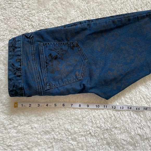 Free People Velvety Flower Black Print Blue Skinny Jeans Size 27 - Picture 6 of 6